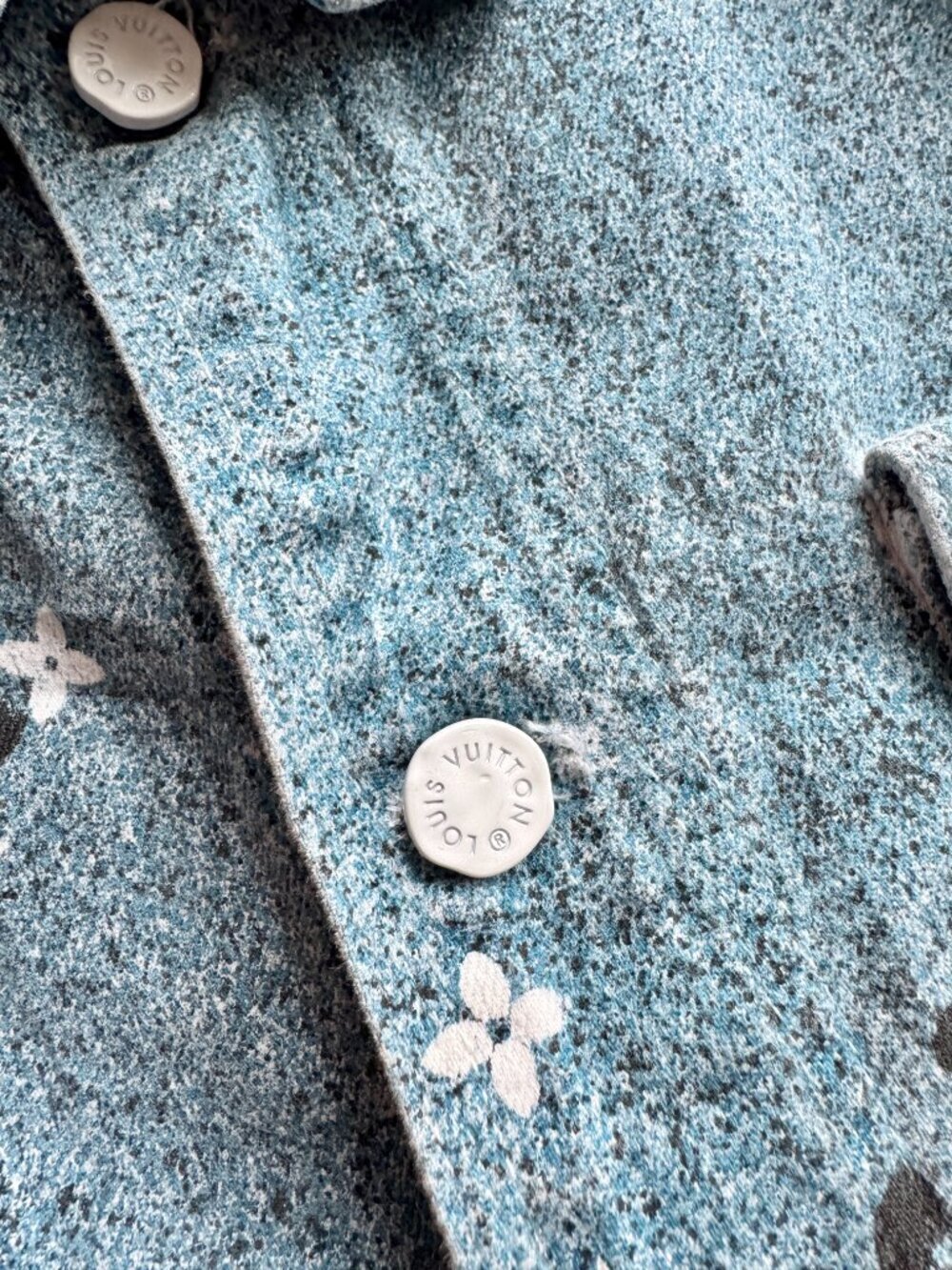 LOUIS VUITTON AW2020 Snowfall Gradient Ombre Logo Denim Overshirt, Size M - Picture 8 of 16